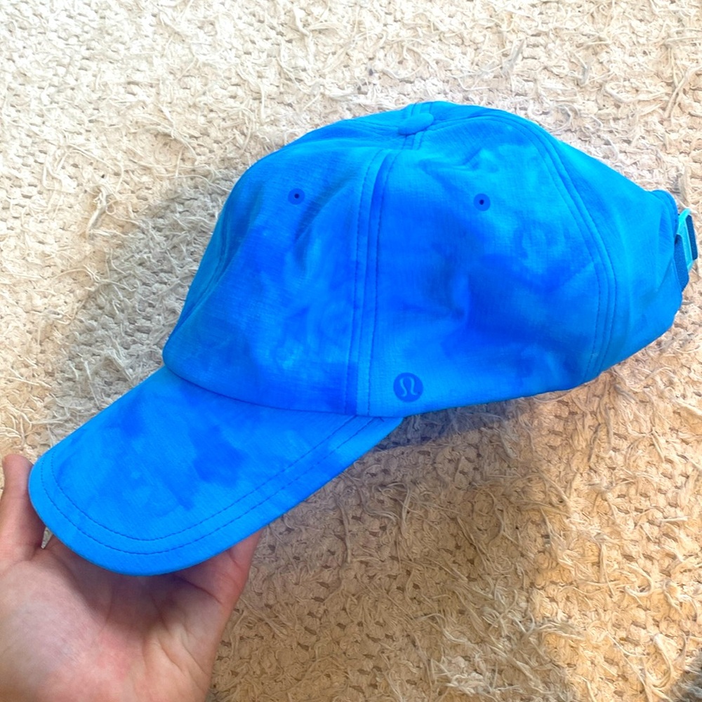 Lululemon runners hat